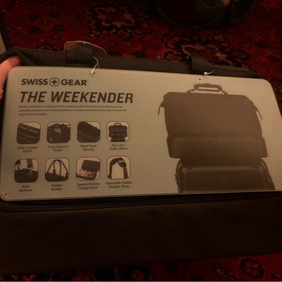 SwissGear Weekender Bag - Picture 9 of 10